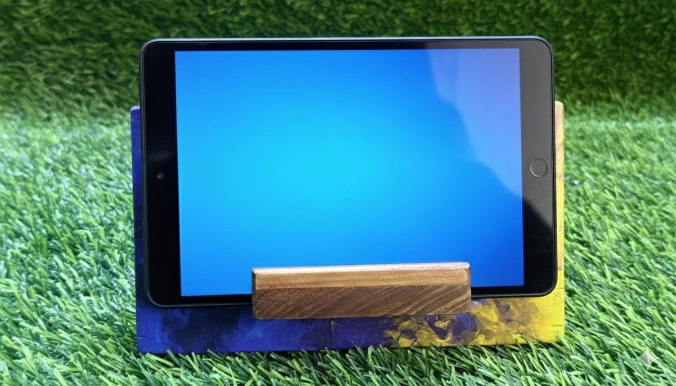 Patterned Tablet Holder (C)